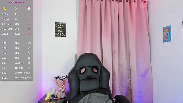 Snapshot of indra_cam chatting on October 16, 3:20 am indra cam online show from October 16, 3:20 am