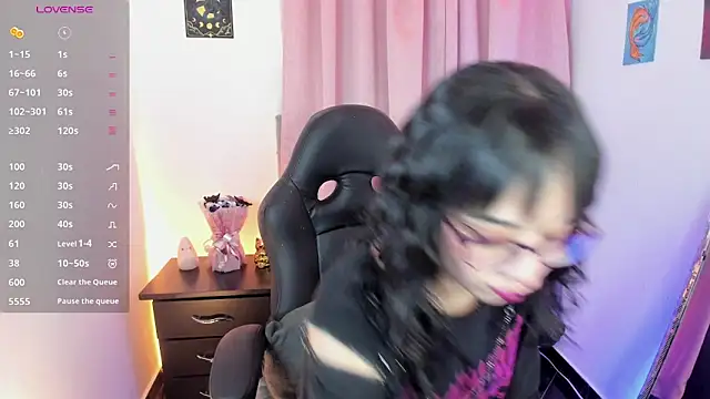 Snapshot of indra_cam chatting on October 23, 10:49 pm indra cam online show from October 23, 10:49 pm