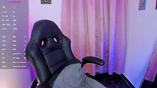 Snapshot of indra_cam chatting on October 30, 1:52 am indra cam online show from October 30, 1:52 am