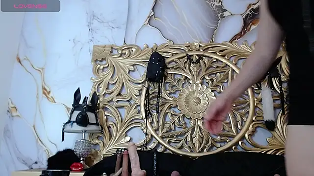 EvaBellucci  online show from November 21, 6:10 pm