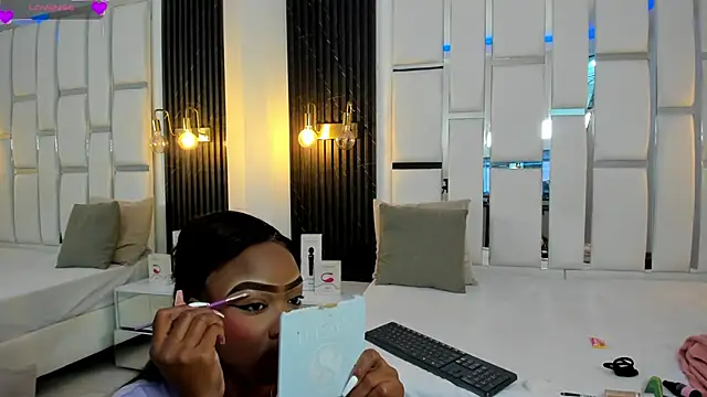 mia schwarz online show from October 1, 9:20 pm