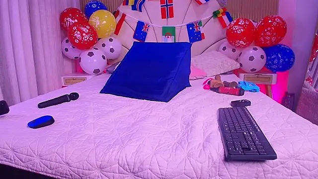 aisha sh online show from June 26, 1:01 pm