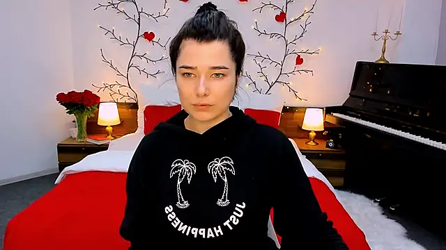  Sun Shy  online show from October 12, 1:13 pm