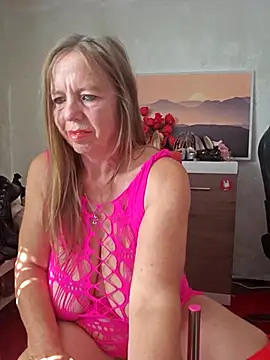 Snapshot of Supertitten95DD chatting on September 17, 8:12 am Supertitten95DD online show from September 17, 8:12 am