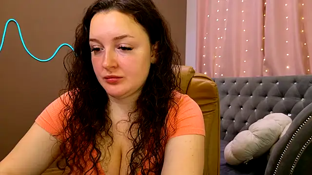 GloriNichols online show from October 4, 5:24 am