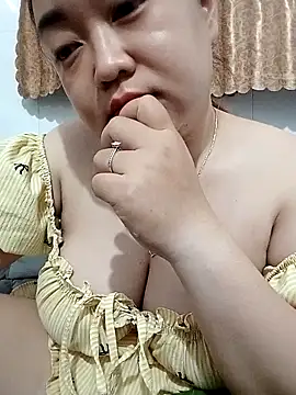 Snapshot of VyOanh2K chatting on October 20, 3:04 pm VyOanh2K online show from October 20, 3:04 pm