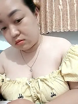 Snapshot of VyOanh2K chatting on October 8, 3:16 pm VyOanh2K online show from October 8, 3:16 pm