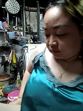 Snapshot of VyOanh2K chatting on September 28, 3:28 pm VyOanh2K online show from September 28, 3:28 pm