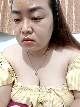 Snapshot of VyOanh2K chatting on September 12, 2:57 pm VyOanh2K online show from September 12, 2:57 pm