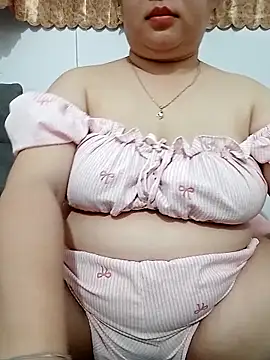 Snapshot of VyOanh2K chatting on October 25, 3:19 pm VyOanh2K online show from October 25, 3:19 pm