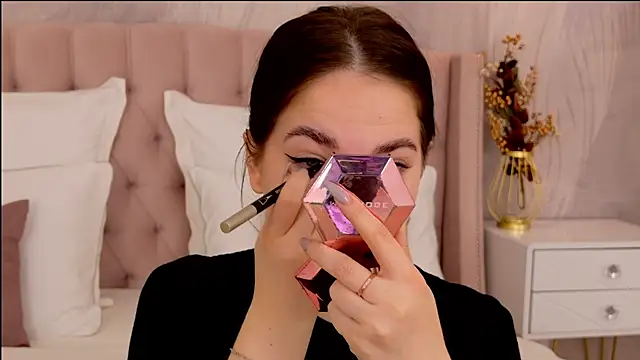 Snapshot of DeniseReese chatting on October 21, 3:10 am DeniseReese online show from October 21, 3:10 am