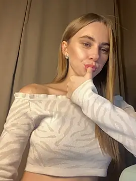 Snapshot of GraceTorrez chatting on October 31, 8:13 pm GraceTorrez online show from October 31, 8:13 pm