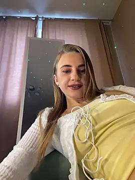 Snapshot of GraceTorrez chatting on October 15, 4:48 am GraceTorrez online show from October 15, 4:48 am