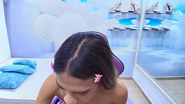 DEMI LEED online show from March 17, 12:20 pm