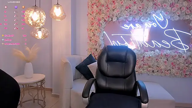 Snapshot of AbbyDalton chatting on October 7, 5:50 pm AbbyDalton online show from October 7, 5:50 pm