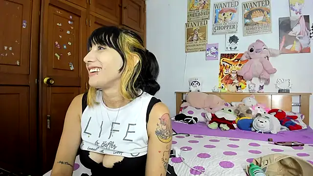 LunaDeCristall online show from October 14, 9:01 am