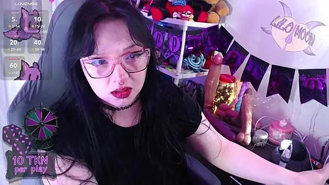 LiloMoon69 online show from November 4, 11:43 pm