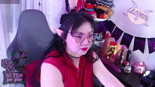 LiloMoon69 online show from November 3, 1:31 am