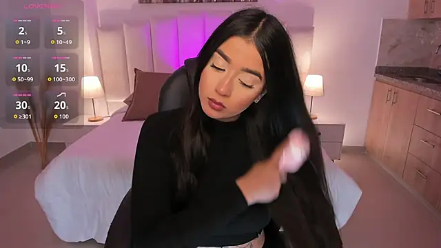 amelie jhons online show from November 2, 7:50 pm