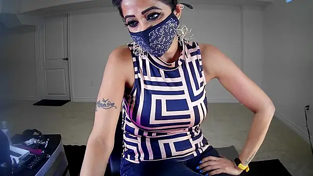 Snapshot of Ravishing_Roma chatting on October 1, 6:46 pm Ravishing Roma online show from October 1, 6:46 pm