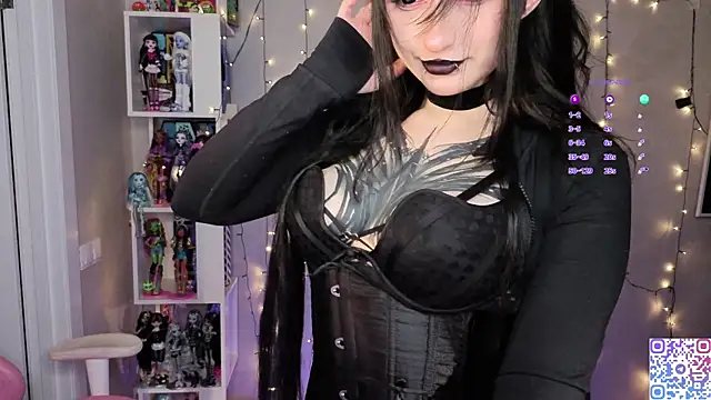 Snapshot of hikmurr chatting on October 15, 10:56 pm hikmurr online show from October 15, 10:56 pm