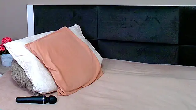 Snapshot of SweetTaya33 chatting on October 19, 6:37 am SweetTaya33 online show from October 19, 6:37 am