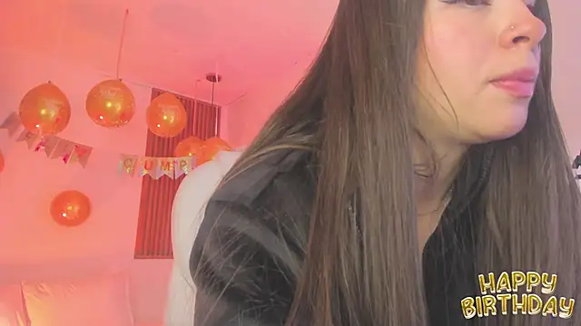 Snapshot of TiffanyWright chatting on October 18, 12:08 pm TiffanyWright online show from October 18, 12:08 pm