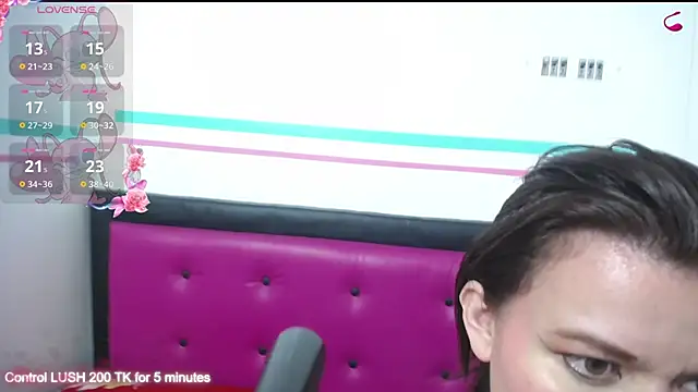 Snapshot of kambelroche chatting on October 5, 12:10 pm kambelroche online show from October 5, 12:10 pm