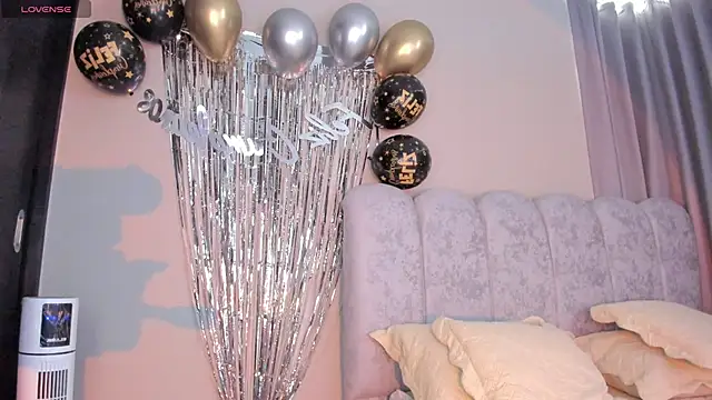 ashlyestone online show from April 21, 6:26 pm