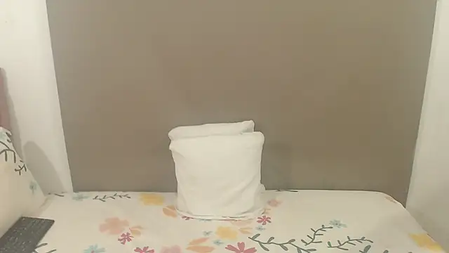 Snapshot of kimberlyjamexxx chatting on October 12, 3:20 am kimberlyjamexxx online show from October 12, 3:20 am