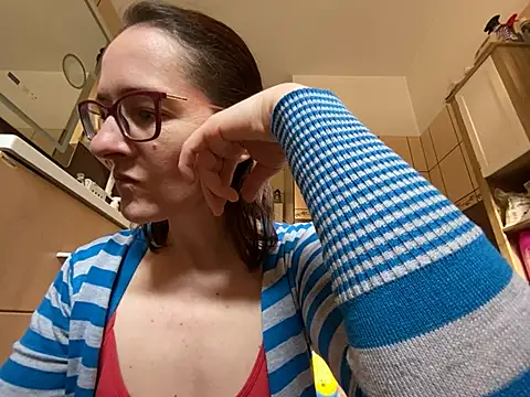 Milky hairy mommy online show from March 5, 7:04 am