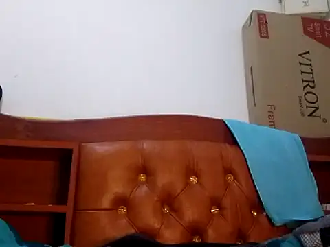 Claris2 online show from November 7, 9:31 pm