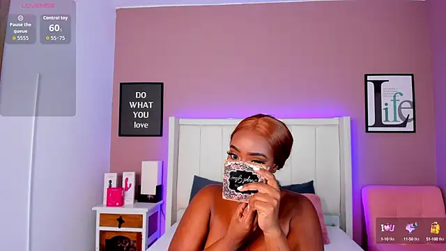 Britanymooree online show from October 7, 8:24 pm