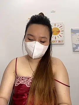 Snapshot of Odette68 chatting on October 29, 3:33 am Odette68 online show from October 29, 3:33 am