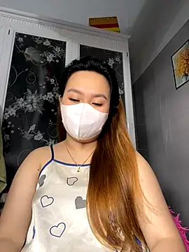 Snapshot of Odette68 chatting on September 18, 6:12 am Odette68 online show from September 18, 6:12 am