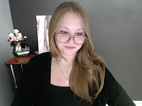 lady minx online show from October 21, 6:39 am