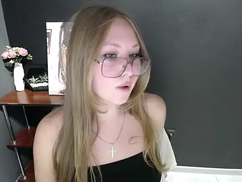 lady minx online show from September 18, 7:29 am
