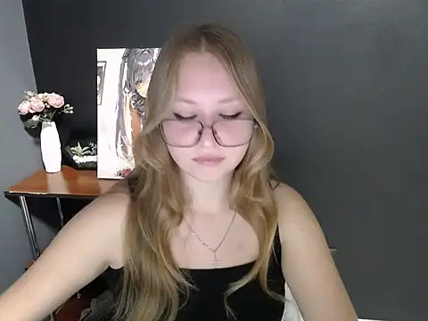 lady minx online show from September 15, 7:16 am