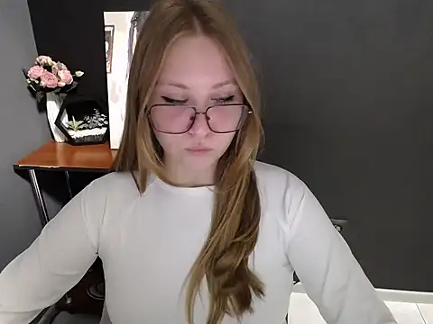 lady minx online show from October 6, 7:25 am