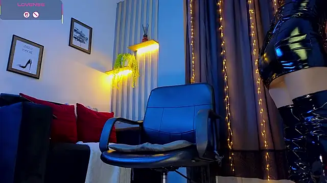 selena rogue online show from February 12, 11:45 am