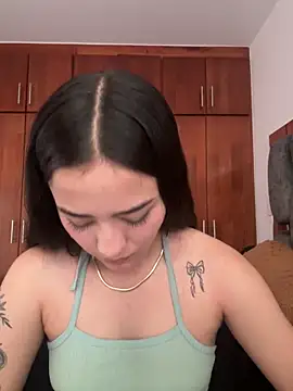 Snapshot of Veronica_isaza__ chatting on September 12, 9:44 pm Veronica isaza online show from September 12, 9:44 pm