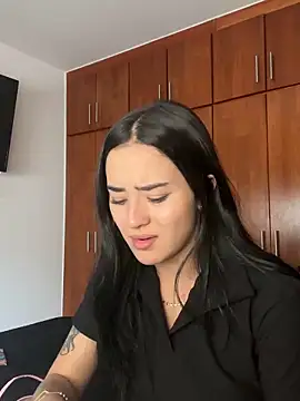 Veronica isaza   online show from October 17, 7:17 pm