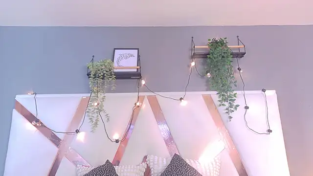 AmbarHills 1 online show from December 18, 11:37 am