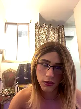Snapshot of mia_foxts chatting on September 12, 6:37 pm mia foxts online show from September 12, 6:37 pm