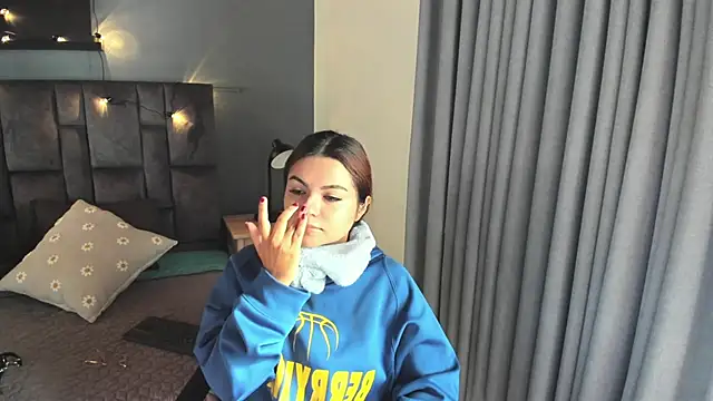 AbbyWathson online show from September 18, 8:18 pm