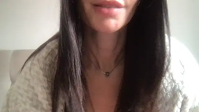 paolajonez online show from February 7, 1:15 pm