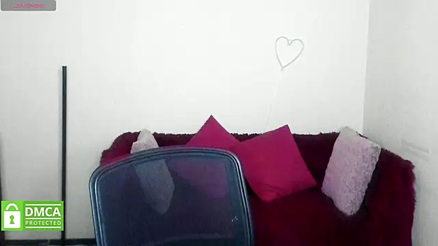 Snapshot of Muse_kitty_jenia chatting on October 24, 5:31 pm Muse kitty jenia online show from October 24, 5:31 pm