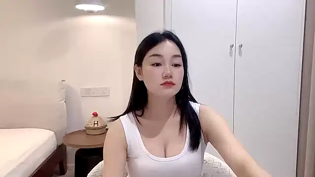cloud8822 online show from May 28, 1:31 pm