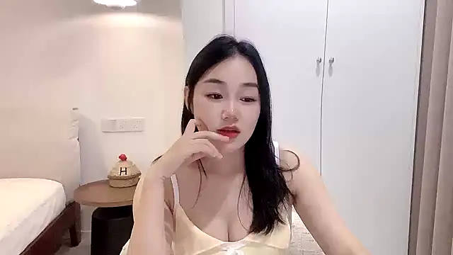 cloud8822 online show from May 24, 2:16 pm