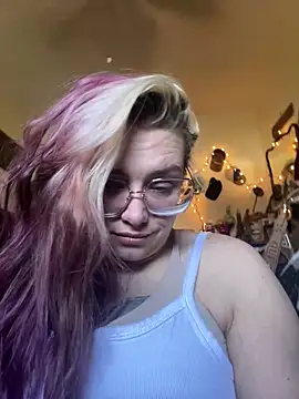 Lalalynn online show from February 9, 6:32 pm